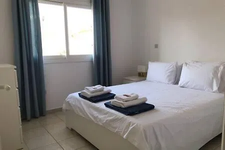 Limnaria - Luxurious, Spacious 3 Bed With Pool Views Apartment Paphos